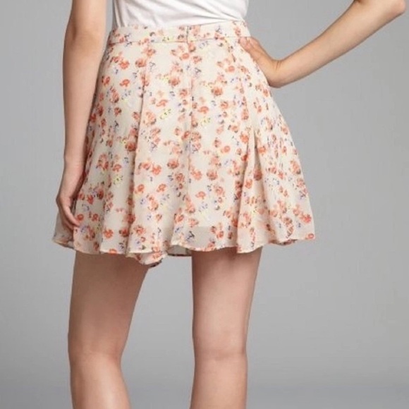 NWT Women's BCBGeneration multicolored Pink floral mini skirt size 2 - Picture 1 of 6
